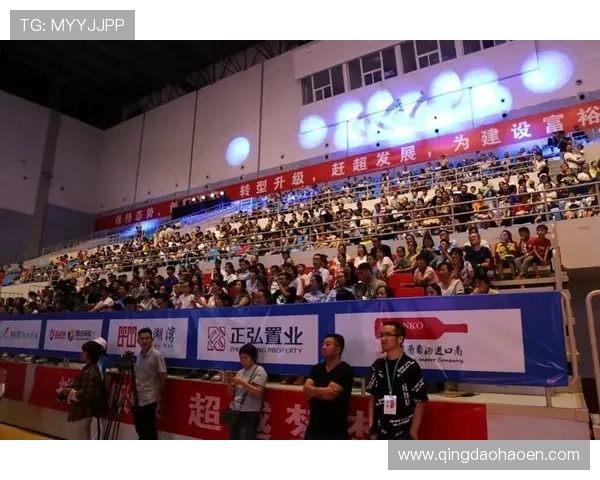 深圳极限运动队在世界街舞大赛中以100分稳居积分榜首位