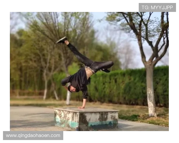 深圳街舞队的边路渗透技巧与深度解析探秘街舞文化的魅力与创新 深圳街舞队的边路渗透技巧与深度解析探秘街舞文化的魅力与创新