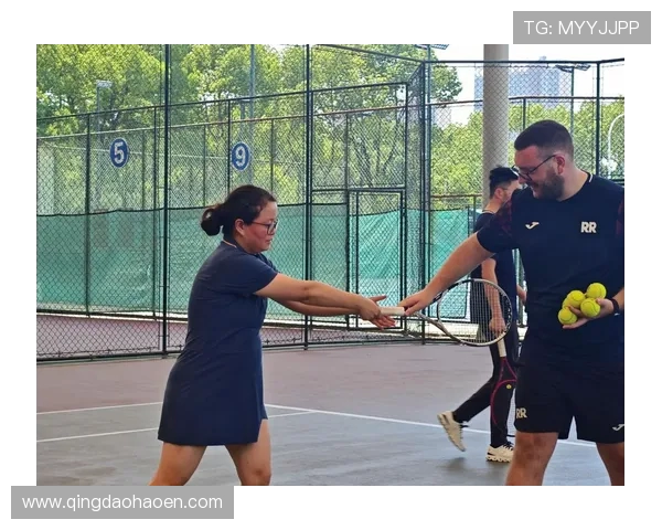 深圳网球队技术争议引发热议球员表现与教练策略的深度探讨