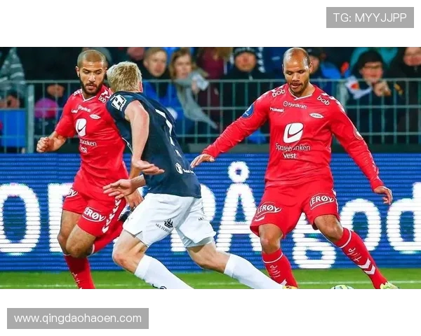 萨尔斯堡与罗森博格的激烈对决展现足球魅力与战术智慧 萨尔斯堡与罗森博格的激烈对决展现足球魅力与战术智慧